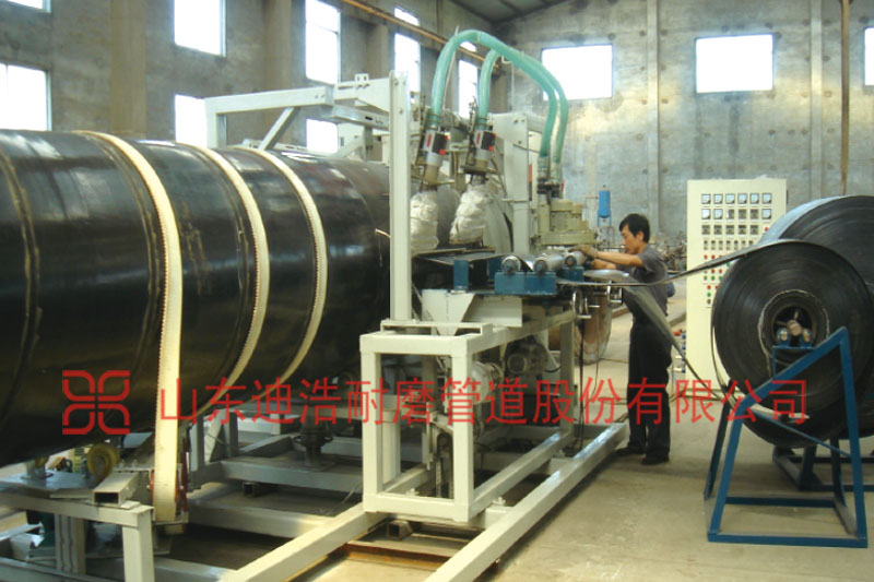 超高分子膜片復(fù)合管生產(chǎn)現(xiàn)場(chǎng)
